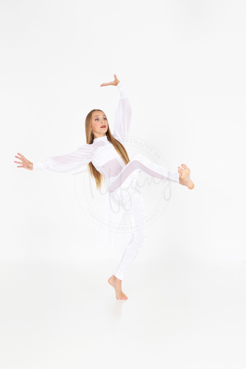 Cincinnati Ohio Photographer Photography Portraits Pictures Athlete Dancer Dance Studio